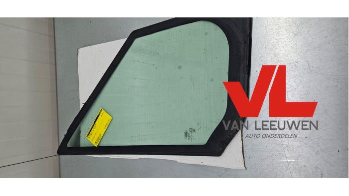 Usados Ventanilla triangular izquierda delante Ford Transit Connect 1.8 TDCi 90 Precio € 18,00 Norma de margen ofrecido por Van Leeuwen Auto Onderdelen