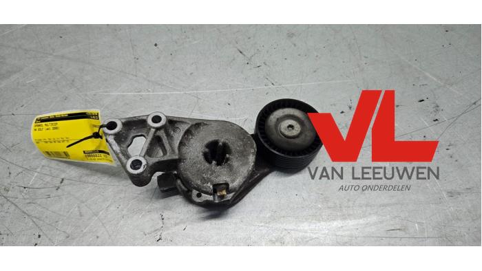 Usados Rodillo tensor correa múltiple Volkswagen Golf IV (1J1) 2.0 Precio € 13,50 Norma de margen ofrecido por Van Leeuwen Auto Onderdelen