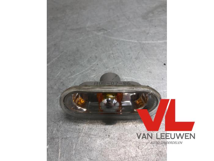 Front wing indicator, right from a Seat Leon (1P1) 1.6 2006