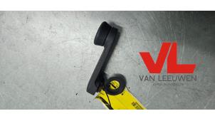 Used Window winder Opel Zafira (M75) 1.8 16V Ecotec Price € 5,00 Margin scheme offered by Van Leeuwen Auto Onderdelen