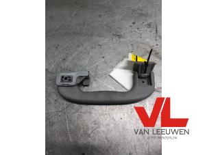 Gebrauchte Handgriff Opel Zafira (M75) 1.8 16V Ecotec Preis € 10,00 Margenregelung angeboten von Van Leeuwen Auto Onderdelen