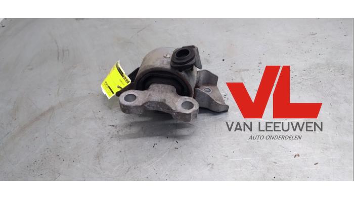 Used Engine mount Opel Corsa D 1.0 Price € 9,00 Margin scheme offered by Van Leeuwen Auto Onderdelen
