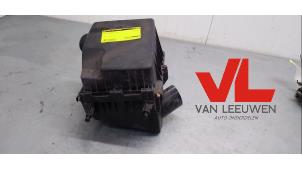 Usagé Boîtier filtre à air Opel Corsa D 1.0 Prix € 10,00 Règlement à la marge proposé par Van Leeuwen Auto Onderdelen