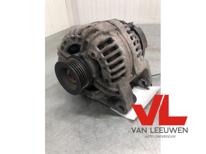 Begagnade Dynamo Opel Corsa D 1.0 Pris € 13,50 Marginaltabell erbjuds av Van Leeuwen Auto Onderdelen