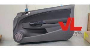 Usagé Revêtement portière haut 2portes droite Opel Corsa D 1.0 Prix € 25,00 Règlement à la marge proposé par Van Leeuwen Auto Onderdelen