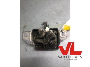 Used Bonnet lock mechanism Renault Modus/Grand Modus (JP) 1.2 16V Price € 12,50 Margin scheme offered by Van Leeuwen Auto Onderdelen