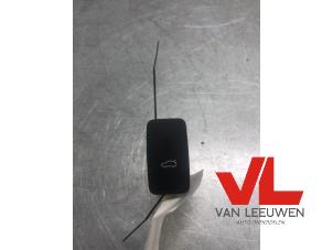 Used Tailgate switch Ford Focus 4 Wagon Price € 25,00 Margin scheme offered by Van Leeuwen Auto Onderdelen