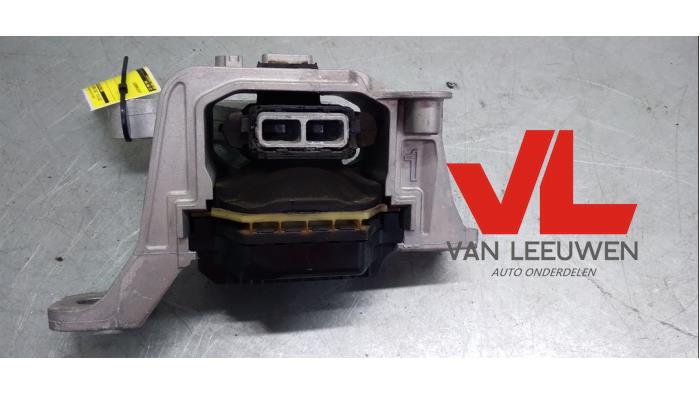 Used Engine mount Ford Focus 4 Wagon Price € 62,50 Margin scheme offered by Van Leeuwen Auto Onderdelen