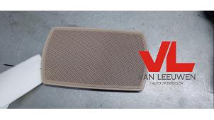 Used Speaker cap BMW 5 serie Touring (F11) 520i 16V Price € 15,00 Margin scheme offered by Van Leeuwen Auto Onderdelen