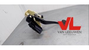 Used Brake pedal BMW 5 serie Touring (F11) 520i 16V Price € 50,00 Margin scheme offered by Van Leeuwen Auto Onderdelen