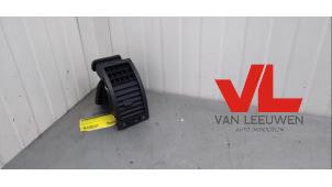 Usados Rejilla de aire de salpicadero Volkswagen Polo IV (9N1/2/3) 1.2 Precio € 10,00 Norma de margen ofrecido por Van Leeuwen Auto Onderdelen