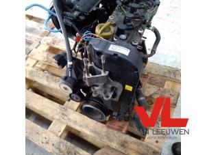 Motor van een Fiat Punto II (188) 1.4 16V 2004