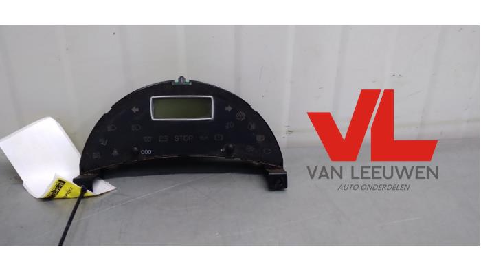 Begagnade Innerdisplay Lancia Phedra 3.0 V6 24V Pris € 16,00 Marginaltabell erbjuds av Van Leeuwen Auto Onderdelen