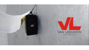 Used Electric window switch Lancia Phedra 3.0 V6 24V Price € 7,50 Margin scheme offered by Van Leeuwen Auto Onderdelen