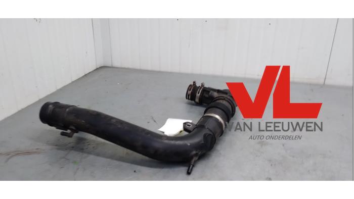 Gebrauchte Intercooler Rohr Ford Fiesta 6 (JA8) 1.0 EcoBoost 12V 100 Preis € 27,00 Margenregelung angeboten von Van Leeuwen Auto Onderdelen