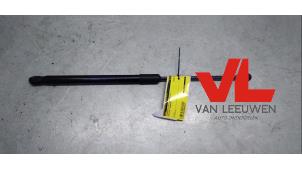 Used Bonnet gas strut, right Porsche Panamera Price € 20,00 Margin scheme offered by Van Leeuwen Auto Onderdelen