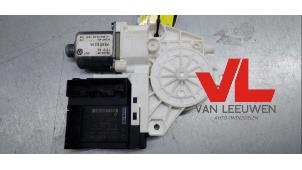 Usados Motor de ventanilla de puerta Volkswagen Passat (3C2) Precio € 25,00 Norma de margen ofrecido por Van Leeuwen Auto Onderdelen