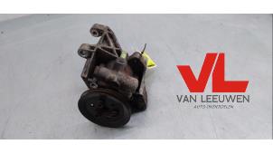 Used Power steering pump Volkswagen Golf III Cabrio (1E) 1.8 Price € 15,00 Margin scheme offered by Van Leeuwen Auto Onderdelen