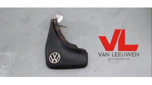 Usados Faldilla Volkswagen Golf IV (1J1) 1.4 16V Precio € 15,00 Norma de margen ofrecido por Van Leeuwen Auto Onderdelen