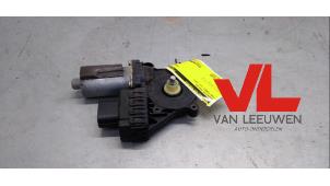 Used Door window motor Ford Mondeo III Wagon 1.8 16V Price € 20,00 Margin scheme offered by Van Leeuwen Auto Onderdelen