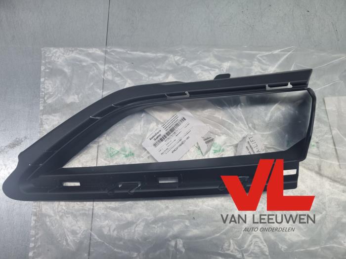 Nowe Grill Porsche Cayenne III (9YA) Cena € 75,63 Z VAT oferowane przez Van Leeuwen Auto Onderdelen