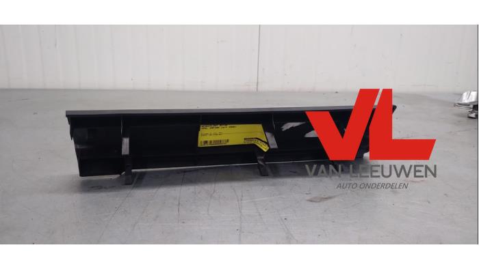 Abdeckblech Motor van een Opel Zafira (M75) 2.2 16V Direct Ecotec 2006