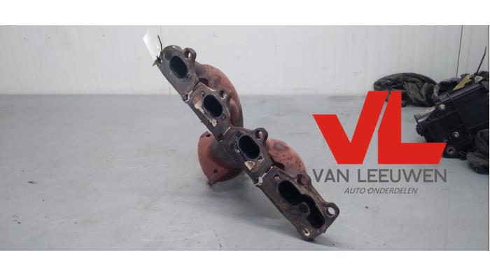 Exhaust manifold from a Opel Zafira (M75) 2.2 16V Direct Ecotec 2006