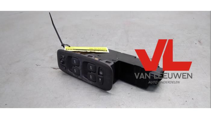 Usados Interruptor combinado de ventanillas Volvo XC70 (SZ) XC70 2.4 T 20V Precio € 31,50 Norma de margen ofrecido por Van Leeuwen Auto Onderdelen