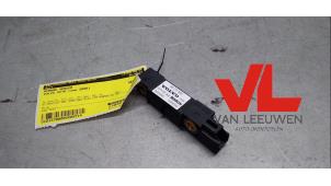 Used Airbag sensor Volvo XC70 (SZ) XC70 2.4 T 20V Price € 14,00 Margin scheme offered by Van Leeuwen Auto Onderdelen