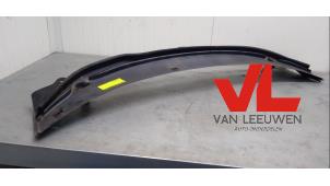 Usagé Paravent Volvo XC70 (SZ) XC70 2.4 T 20V Prix € 40,00 Règlement à la marge proposé par Van Leeuwen Auto Onderdelen