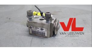 Used AC expansion valve BMW 1 serie (E81) 118i 16V Price € 15,00 Margin scheme offered by Van Leeuwen Auto Onderdelen