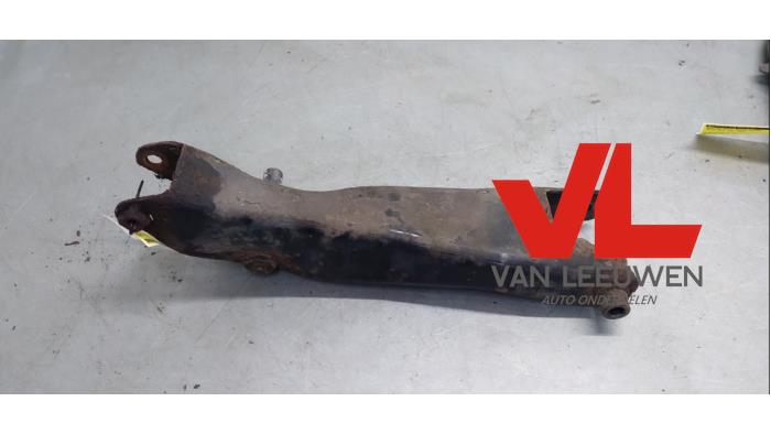 Rear lower wishbone, left from a Volvo XC70 (SZ) XC70 2.4 T 20V 2000