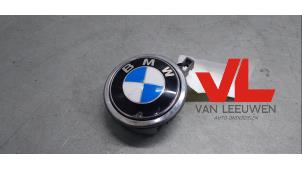 Used Tailgate handle BMW 1 serie (E81) 116i 1.6 16V Price € 12,50 Margin scheme offered by Van Leeuwen Auto Onderdelen