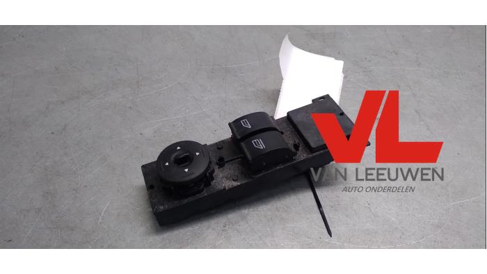 Usados Interruptor de ventanilla eléctrica Ford Focus 2 1.6 16V Precio € 11,50 Norma de margen ofrecido por Van Leeuwen Auto Onderdelen