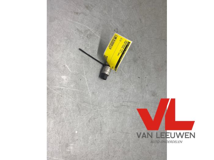 Begagnade Trycksensor, luftkonditionering Ford Focus 2 1.6 16V Pris € 9,00 Marginaltabell erbjuds av Van Leeuwen Auto Onderdelen