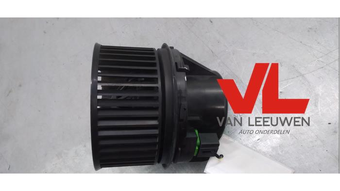 Heating and ventilation fan motor from a Ford Mondeo IV Wagon 2.0 Ecoboost SCTi 16V 2010