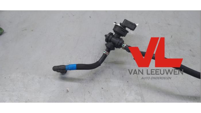 Vacuum valve from a Ford Mondeo IV Wagon 2.0 Ecoboost SCTi 16V 2010