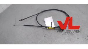 Używane Kabel pokrywy silnika Daihatsu Cuore (L251/271/276) 1.0 12V DVVT Cena € 15,00 Procedura marży oferowane przez Van Leeuwen Auto Onderdelen