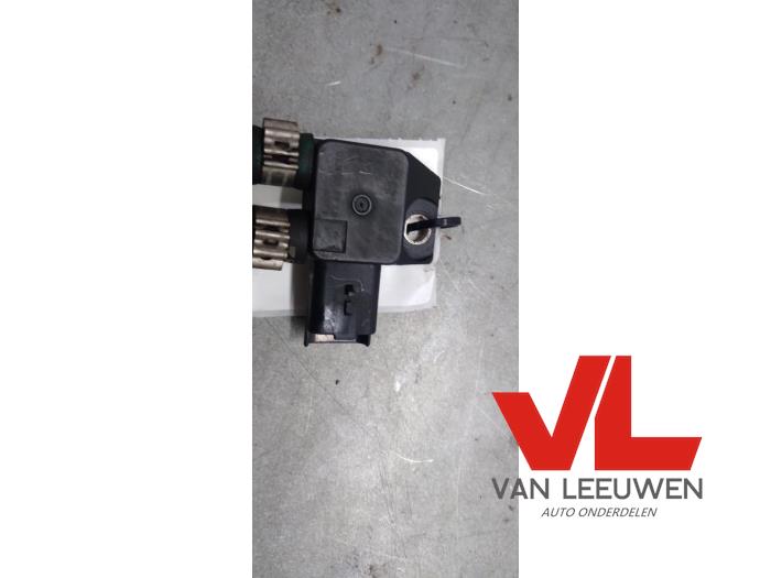 Begagnade Partikelfiltersensor Peugeot Expert (G9) 2.0 HDi 120 Pris € 9,00 Marginaltabell erbjuds av Van Leeuwen Auto Onderdelen