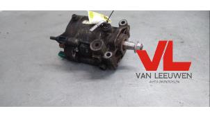 Used Diesel pump Renault Kangoo Express (FW) 1.5 dCi 70 Price € 175,00 Margin scheme offered by Van Leeuwen Auto Onderdelen