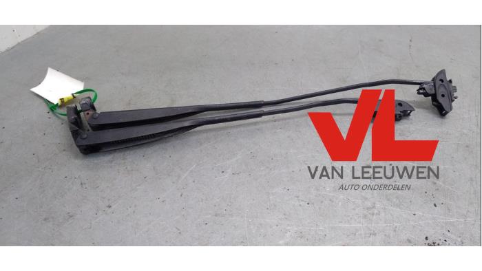 Front wiper arm from a Seat Arosa (6H1) 1.4 MPi 1999