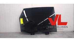 Usagé Vitre arrière droite Porsche Cayenne Prix € 200,00 Règlement à la marge proposé par Van Leeuwen Auto Onderdelen