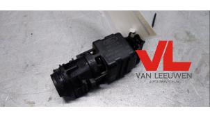 Usagé Capteur de température intérieur Ford Focus 3 Wagon 1.0 Ti-VCT EcoBoost 12V 125 Prix € 25,00 Règlement à la marge proposé par Van Leeuwen Auto Onderdelen