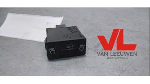 Używane Przelacznik reflektora LHV Citroen C3 (SC) 1.0 Vti 68 12V Cena € 5,00 Procedura marży oferowane przez Van Leeuwen Auto Onderdelen