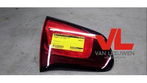 Used Tailgate reflector, left Citroen C3 (SC) 1.0 Vti 68 12V Price € 15,00 Margin scheme offered by Van Leeuwen Auto Onderdelen