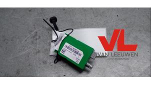 Used Antenna Amplifier Ford Focus 3 Wagon 1.6 TDCi ECOnetic Price € 10,00 Margin scheme offered by Van Leeuwen Auto Onderdelen