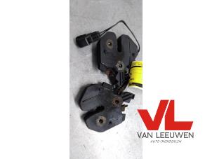 Used Bonnet lock mechanism Volvo V70 (SW) 2.4 D5 20V Price € 15,00 Margin scheme offered by Van Leeuwen Auto Onderdelen