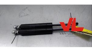 Used Set of gas struts for boot Volvo V70 (SW) 2.4 D5 20V Price € 20,00 Margin scheme offered by Van Leeuwen Auto Onderdelen