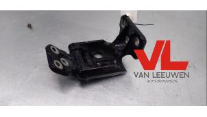 Used Rear door hinge, right Volkswagen Crafter Price € 30,00 Margin scheme offered by Van Leeuwen Auto Onderdelen