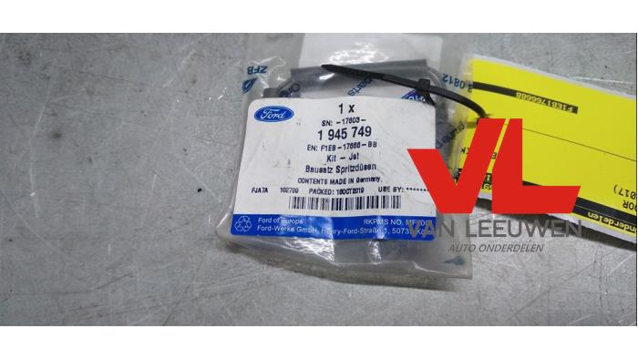 Używane Spryskiwacz przód Ford Focus 3 Wagon Cena € 12,10 Z VAT oferowane przez Van Leeuwen Auto Onderdelen